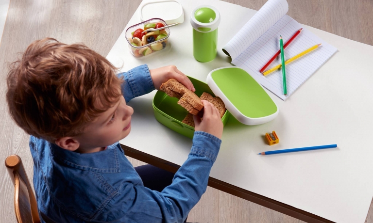 mp kid at the table
